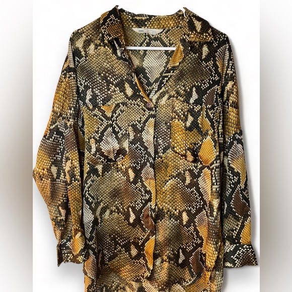 Fashionable oversize-Blouse with Animal Print - Picture 1 of 5
